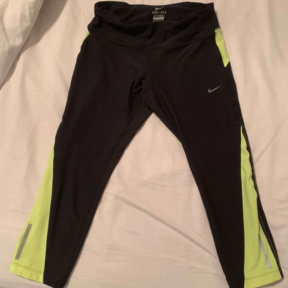 Nike Dri-Fit Women’s Capri workout leggings